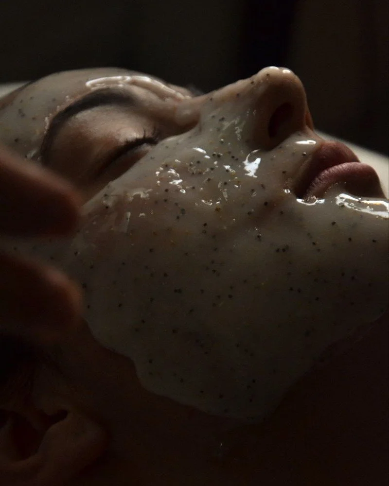 A mask can hydrate the skin.

A serum can support repair.

A treatment can stimulate collagen.

All of those things matter.

But they aren't the whole story.

Healthy skin doesn't exist in isolation.

It reflects how we live.

How we sleep.

How we r
