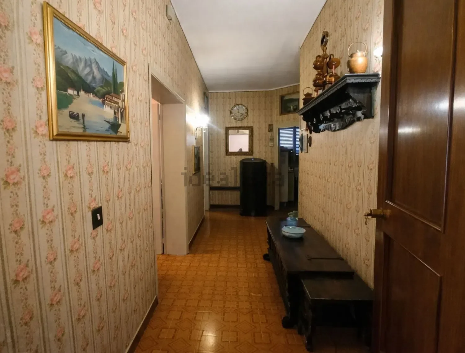 803801987.webp