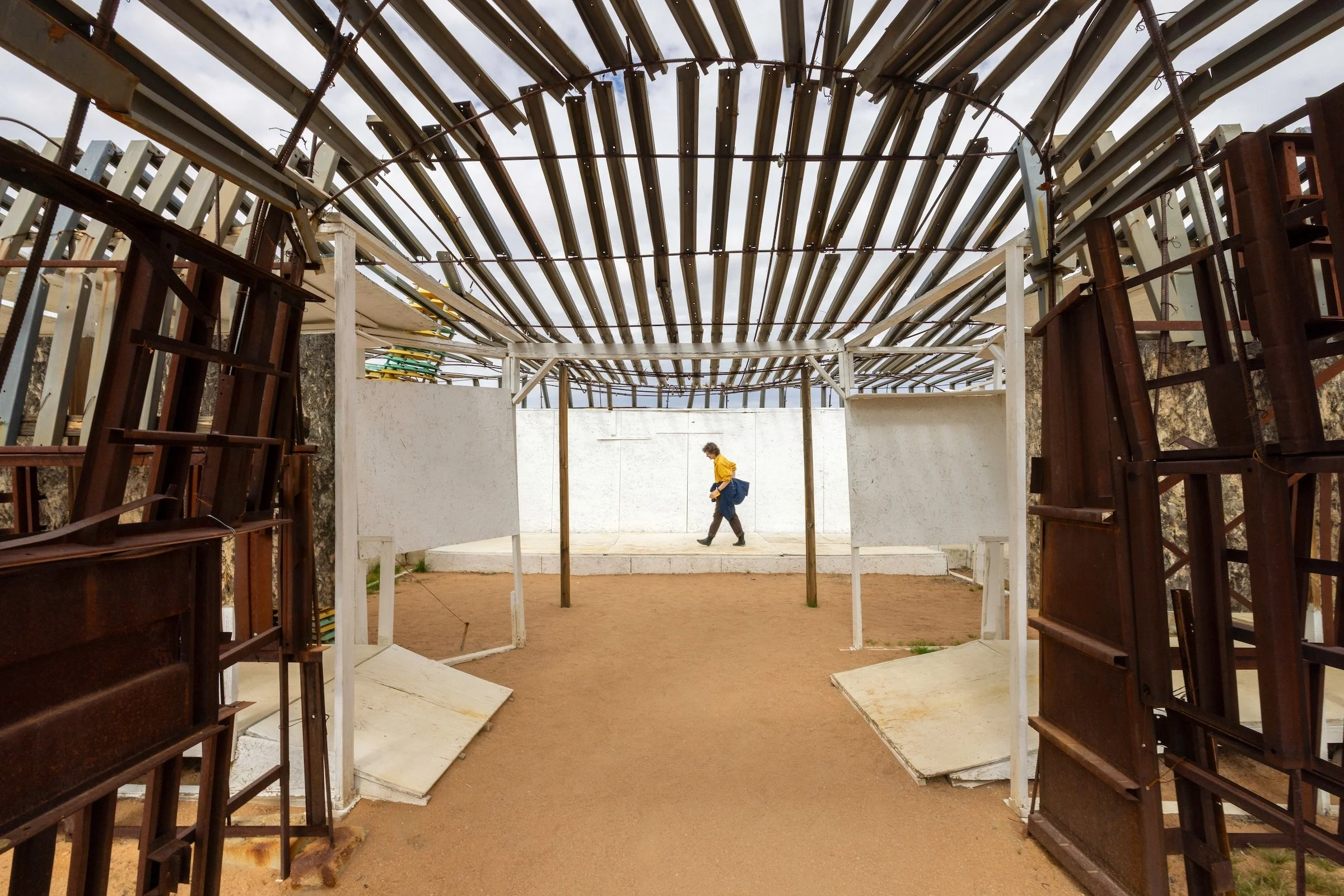 Show &amp; Tell Residency Program Artist Research Trip (at Noah Purifoy)
Joshua Tree, CA
2026

Role: Event planning, travel partner

Partners: The Alexa Rose Foundation, The Common Well

📸 by Rachel Reichert