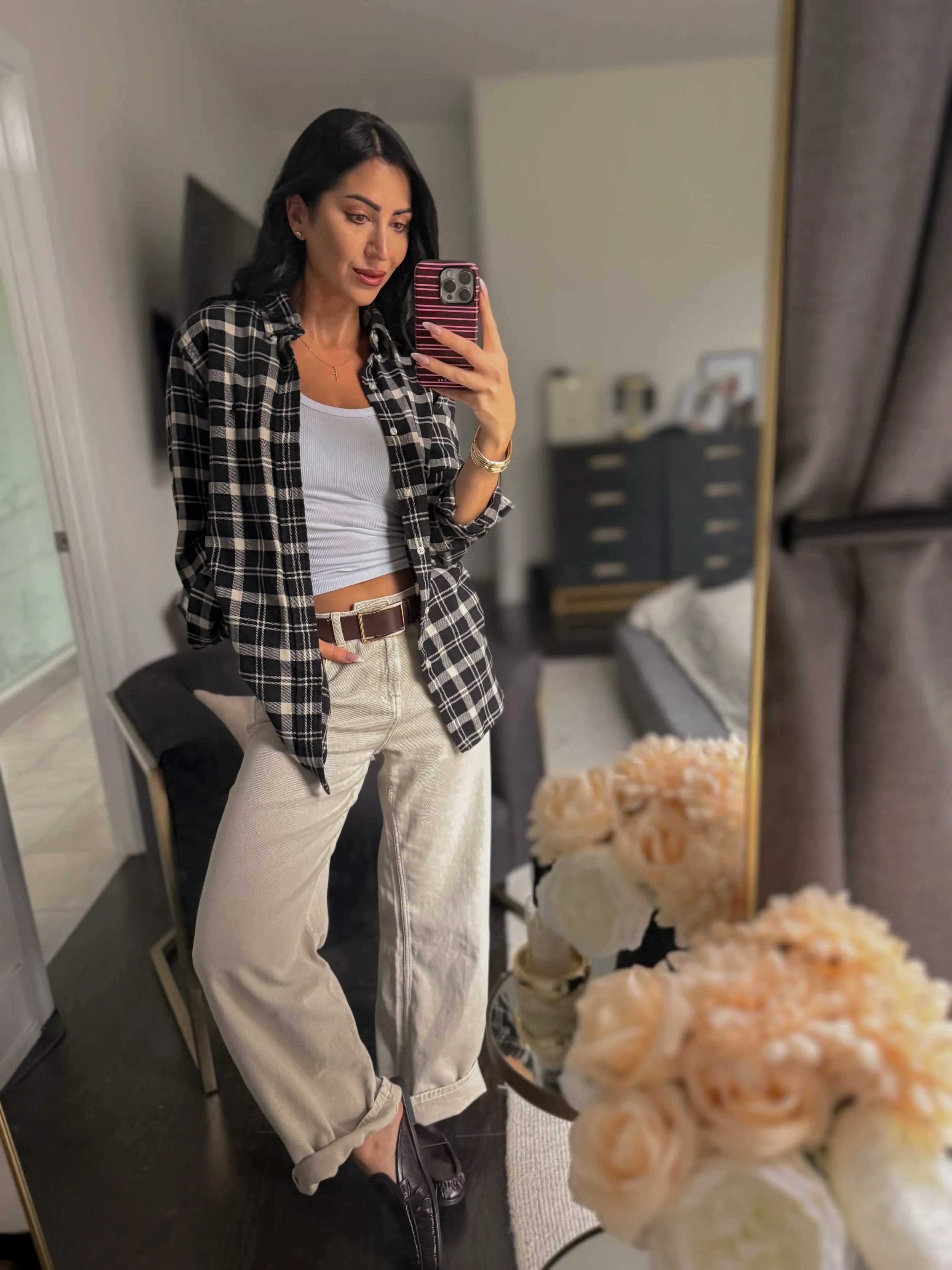 Current chapter: loafers, layers &amp; one more chapter. 📖

#WritersOfInstagram #canadianauthors #FallStyle #WriterLife #LifestyleInspiration