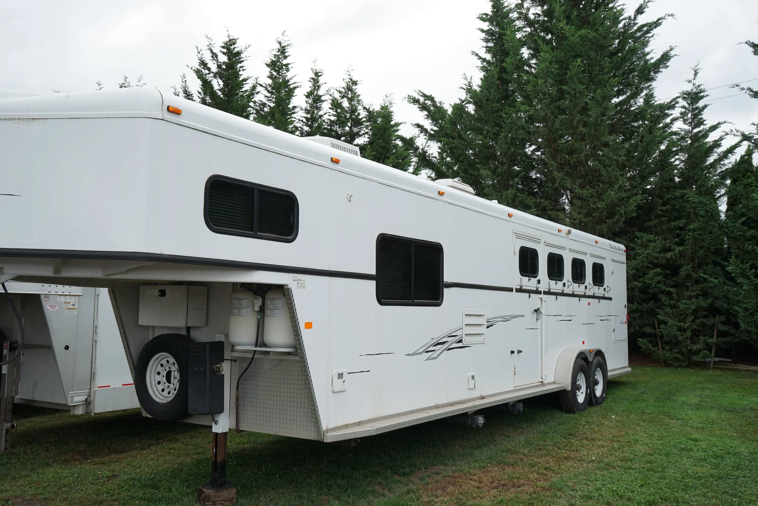 2008 TRAILS WEST 4H LIVING QUARTERS