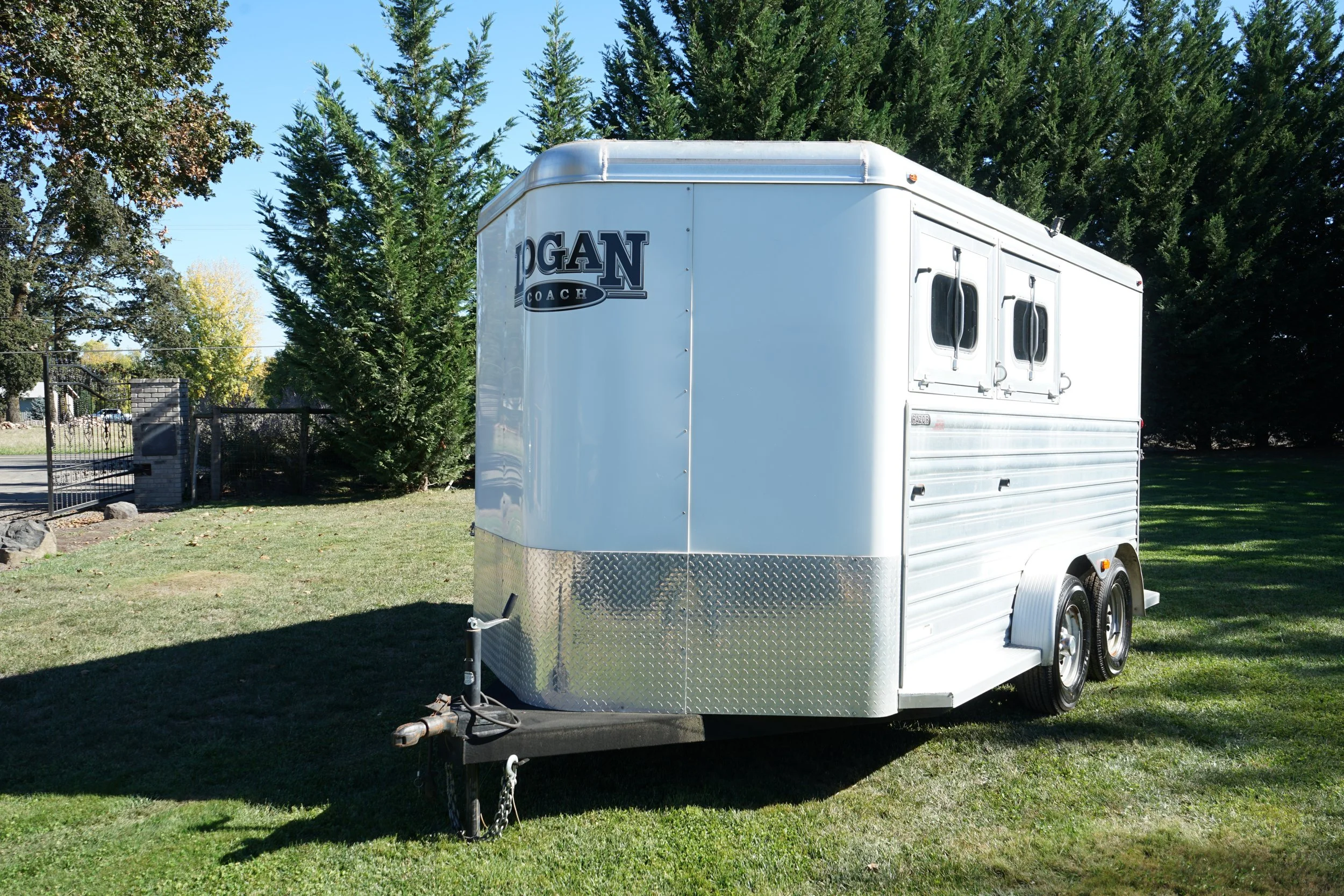 2016 Logan Coach Razor 2-horse