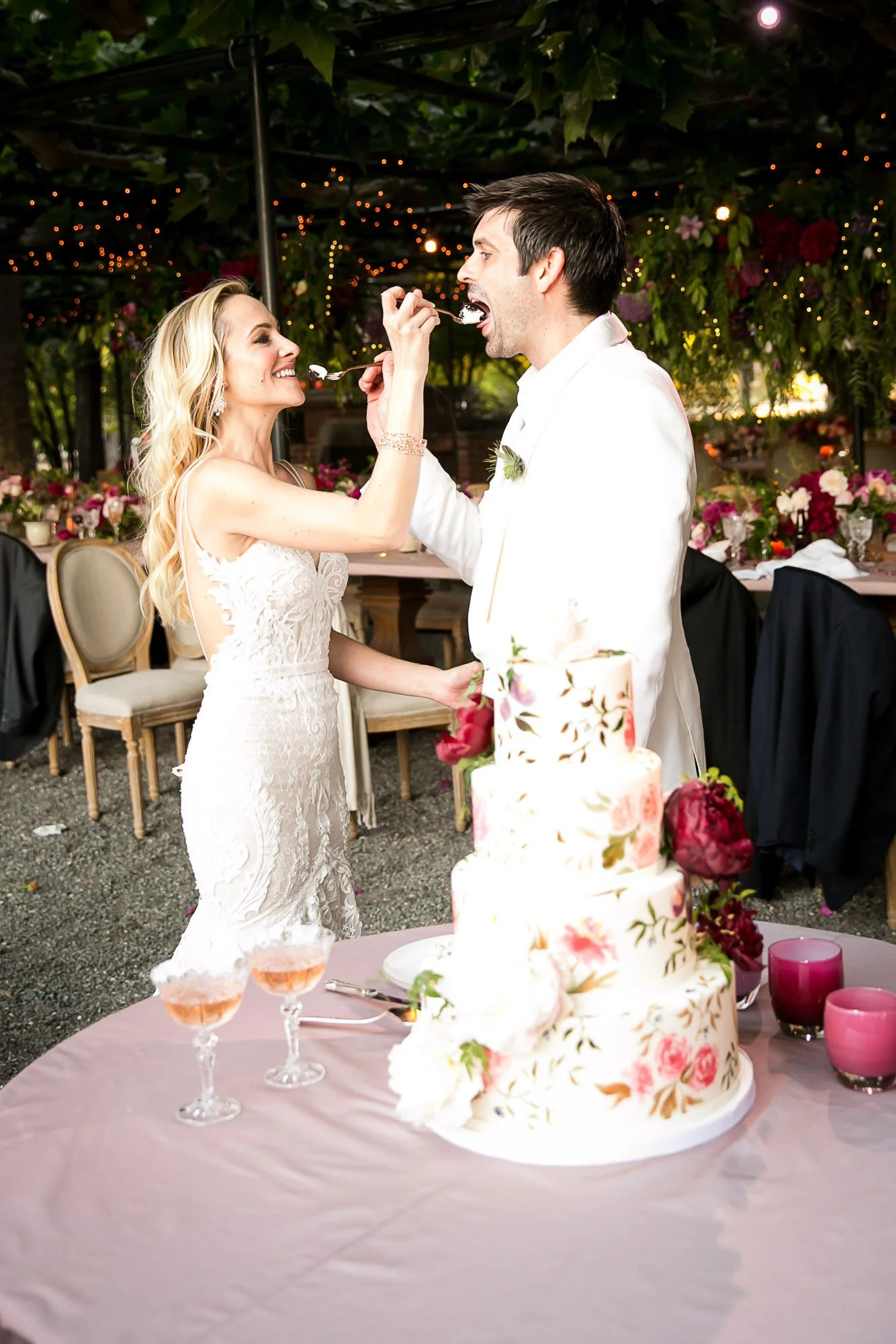 beaulieu-garden-wedding-cake-cutting-43.jpg