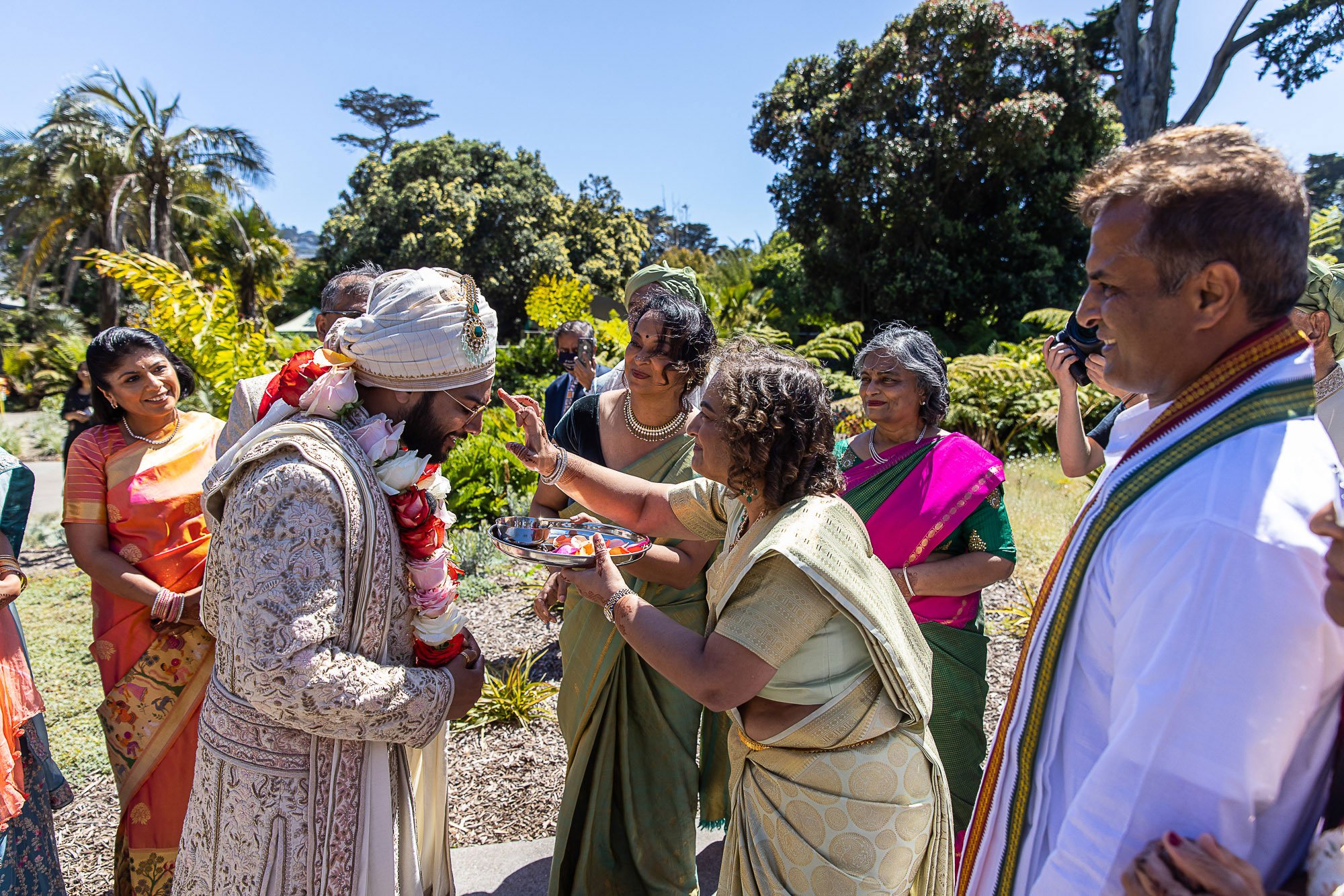 052-san-francisco-botanical-gardens--academy-of-sciences-indian-wedding.jpg