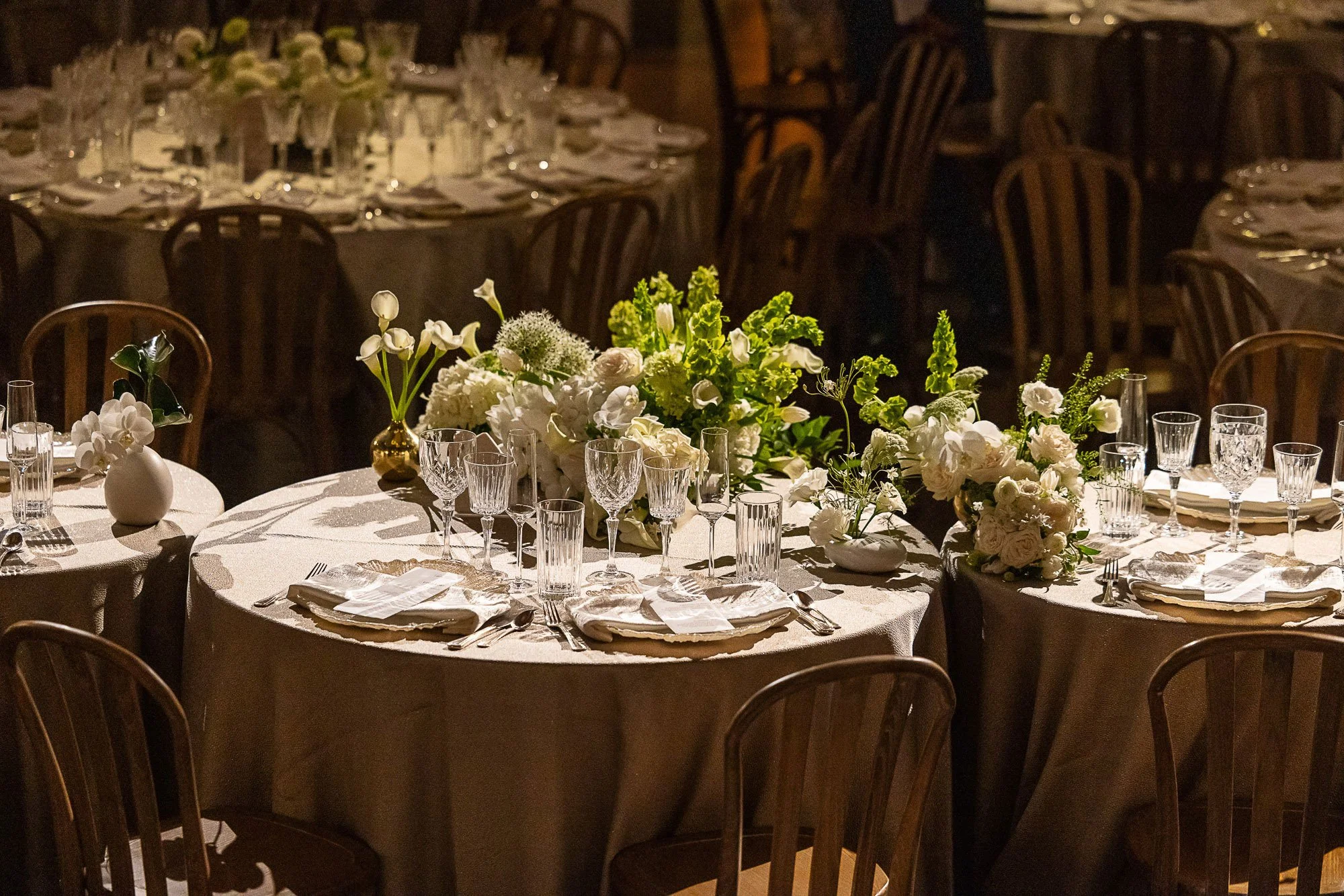 san-francisco-city-hall-wedding-reception-table-flowers.jpg