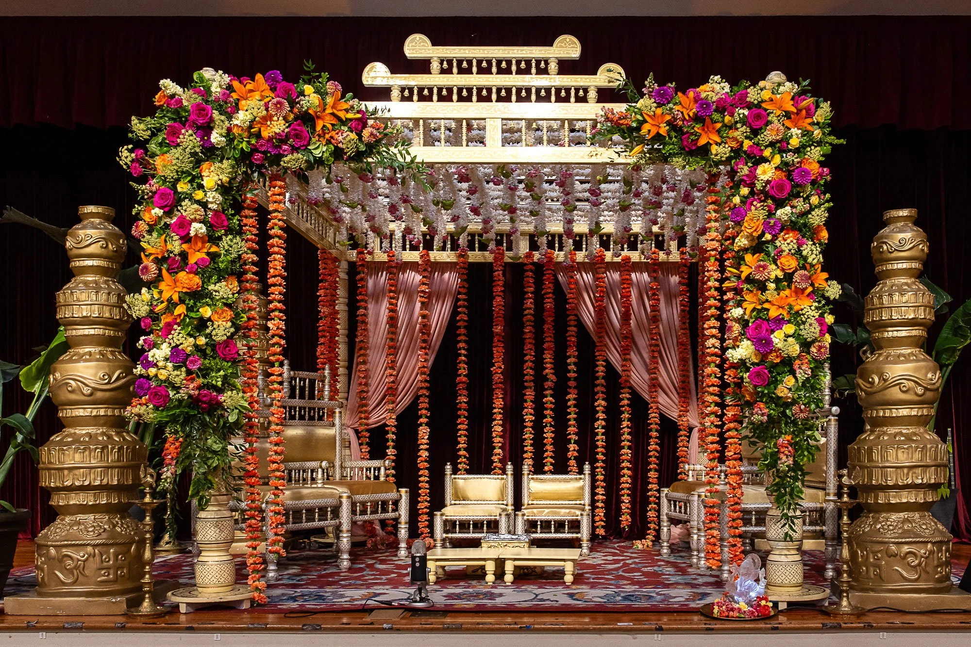 shiva-vishnu-temple-indian-wedding-ceremony-12.jpg