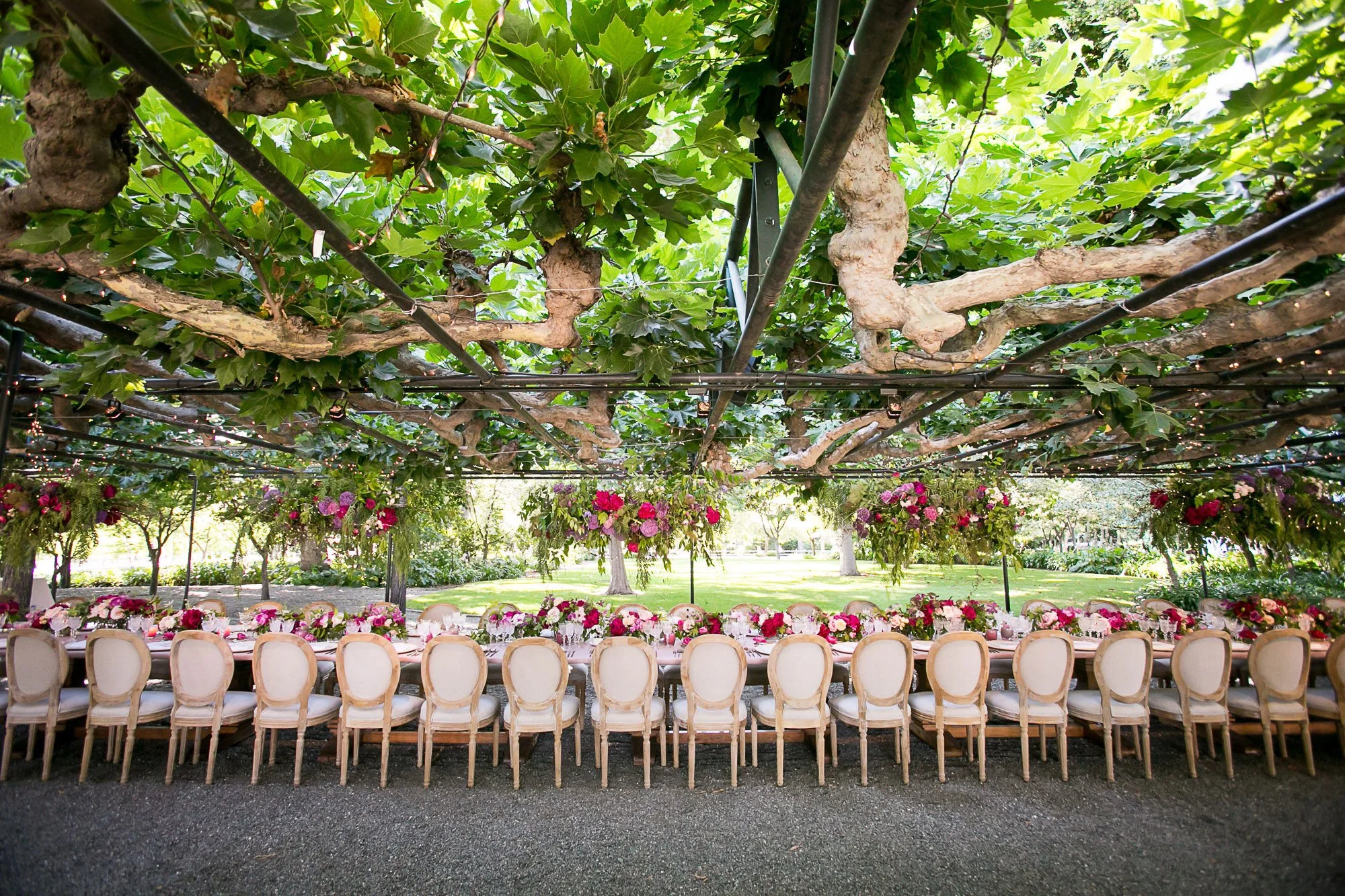 beaulieu-garden-wedding-table-decor-27.jpg