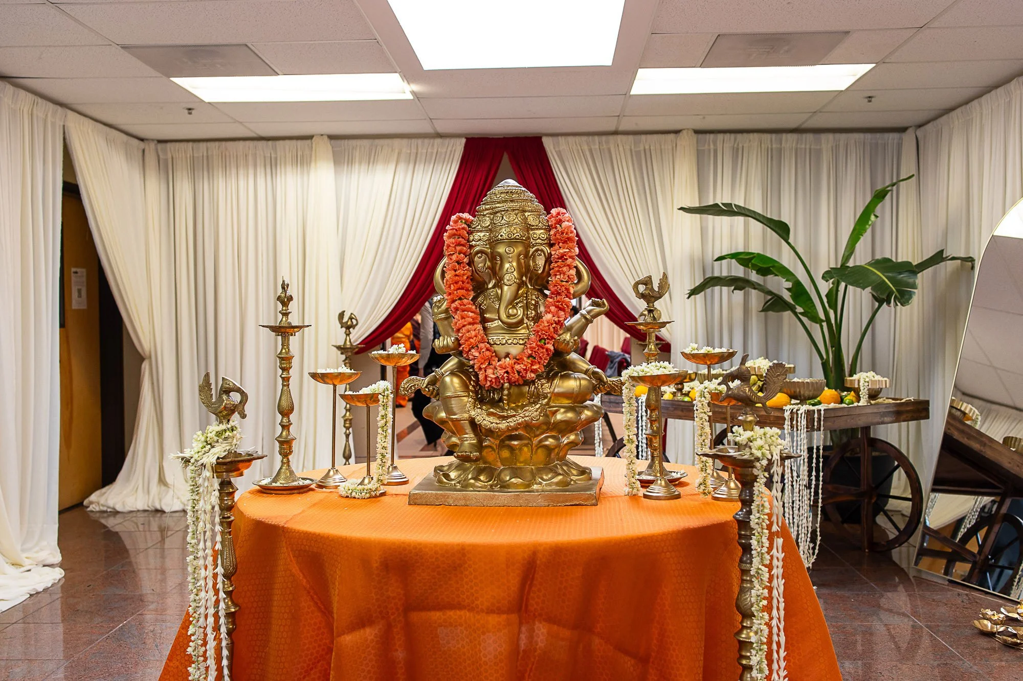 shiva-vishnu-temple-indian-wedding-ceremony-14.jpg