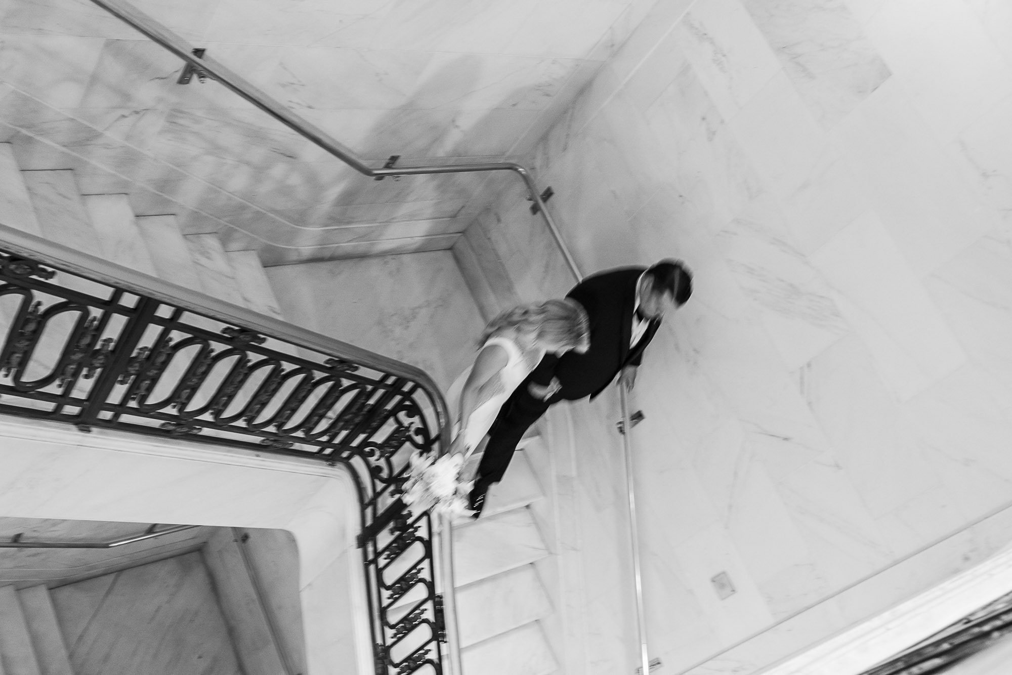 san-francisco-city-hall-wedding-bride-groom-portrait-stairs.jpg