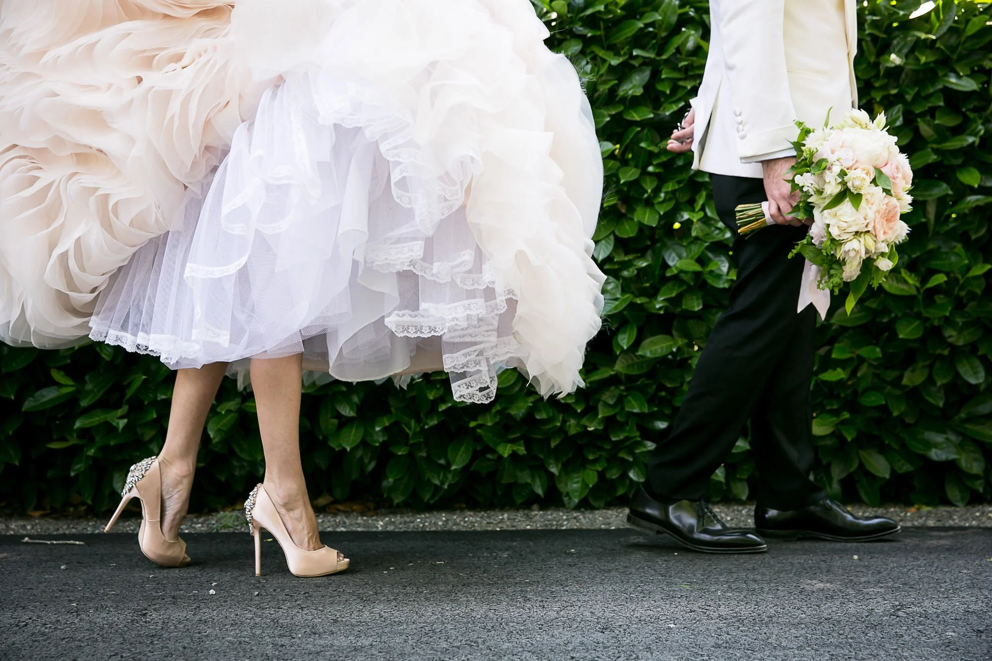 beaulieu-garden-wedding-bride-bouquet.jpg