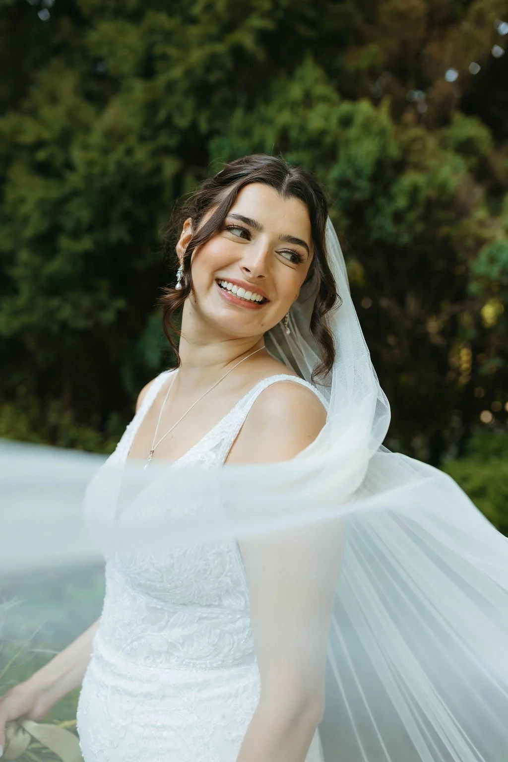 by Annie Pahls Photo - Bridal makeup artist creating a natural wedding makeup look in Bellingham