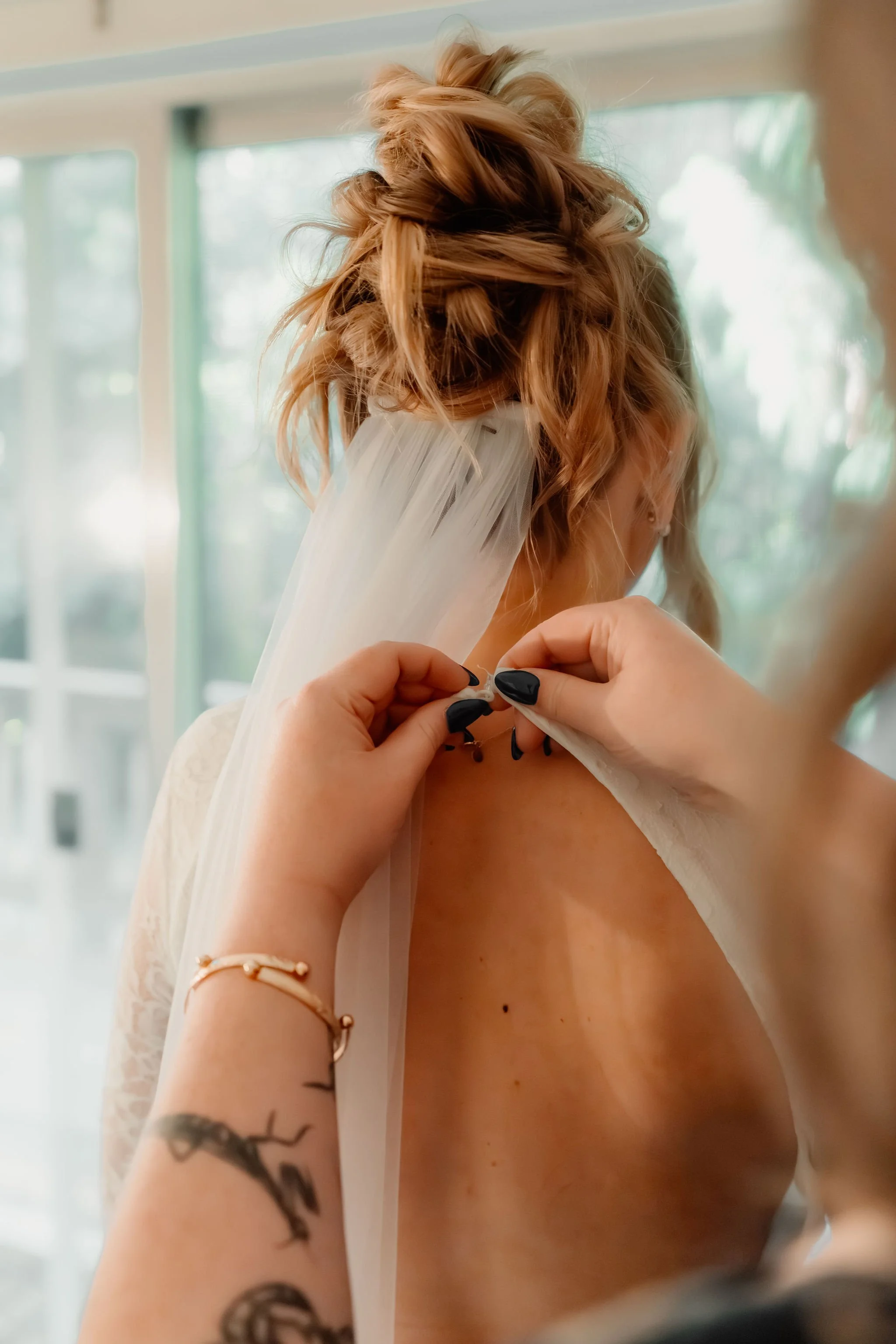 Bride wearing a romantic bridal hairstyle for a Mt. Baker wedding