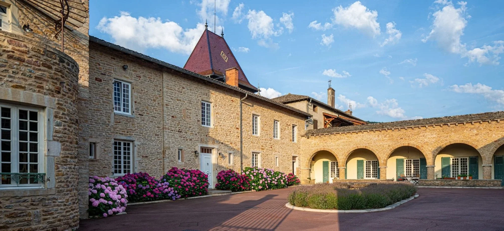 Ihr-Schloss-2048x939.jpg