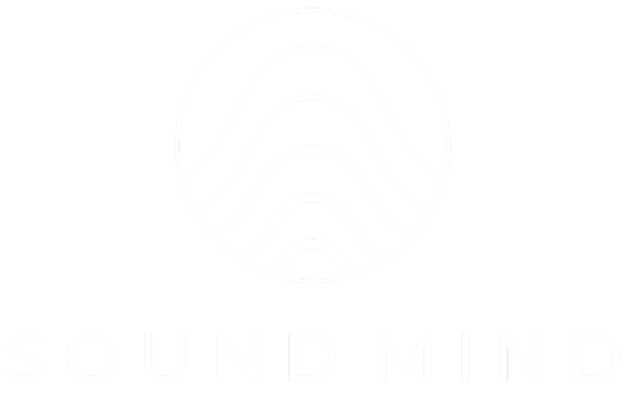 Logo con un círculo con líneas onduladas en el interior y el texto "Sound Mind" debajo