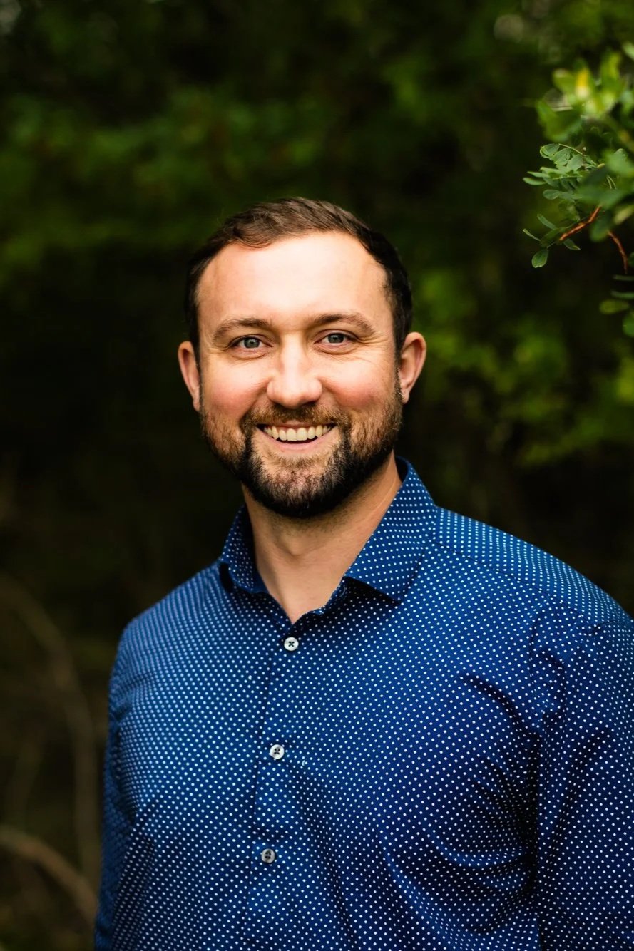 Dr. Peter Fennelly is a chiropractor with his wife Dr. Jordan Fennelly in Whitefish, Montana
