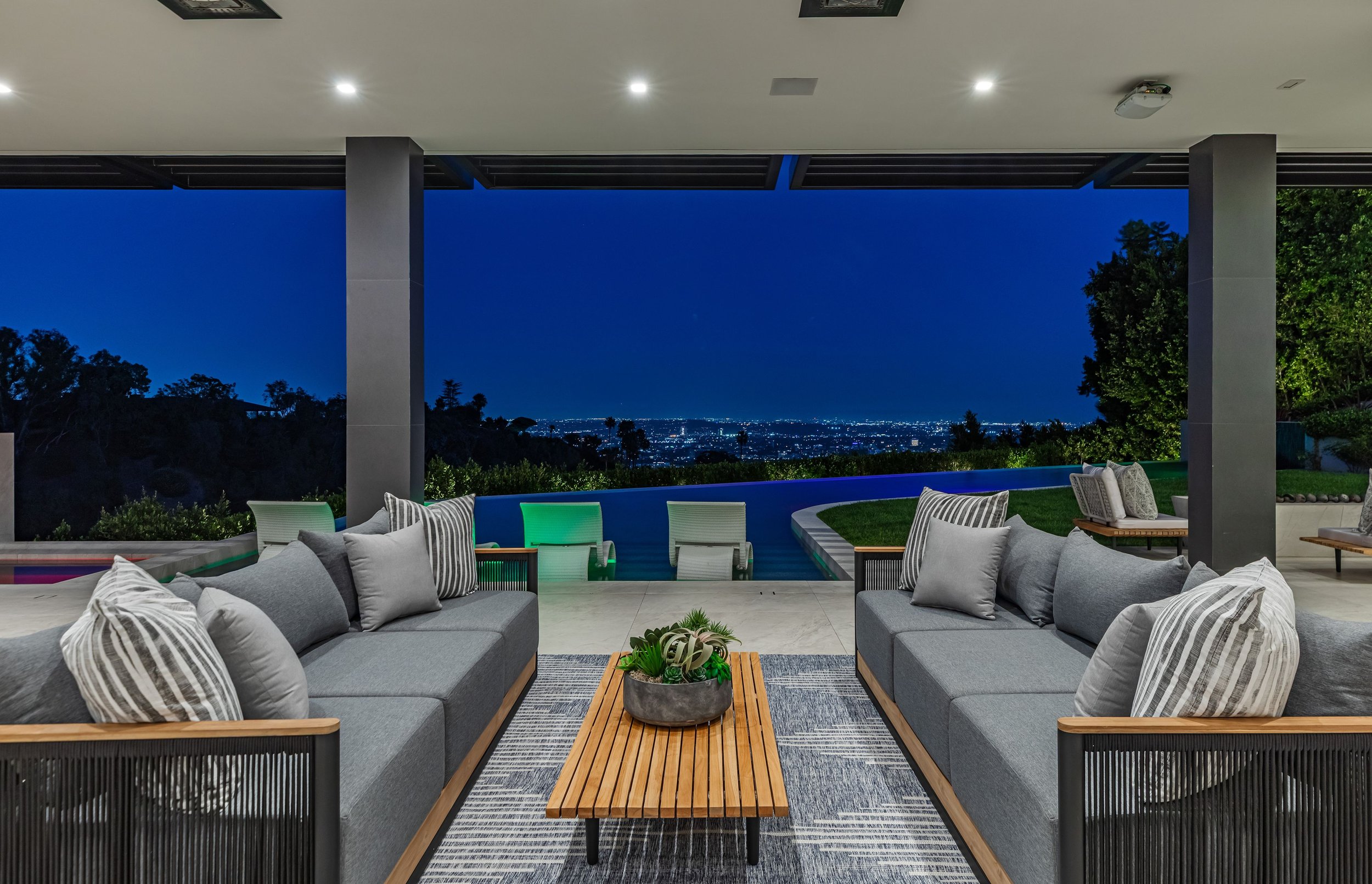 35 9364BeverlyCrestDrive105-PS.jpg