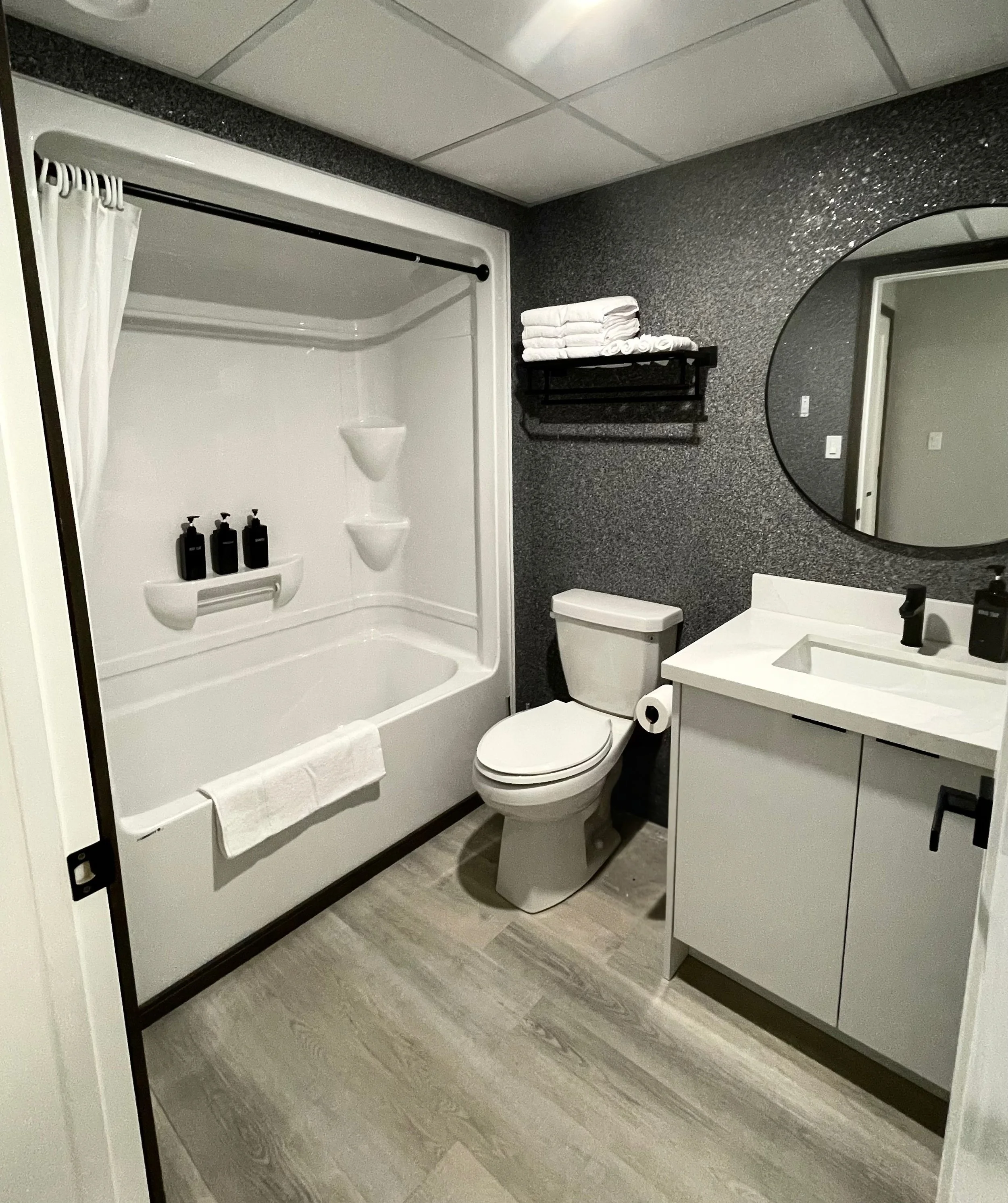 6a6d36ab562a1116c74e45c1_Lux_Hotel_4.jpg