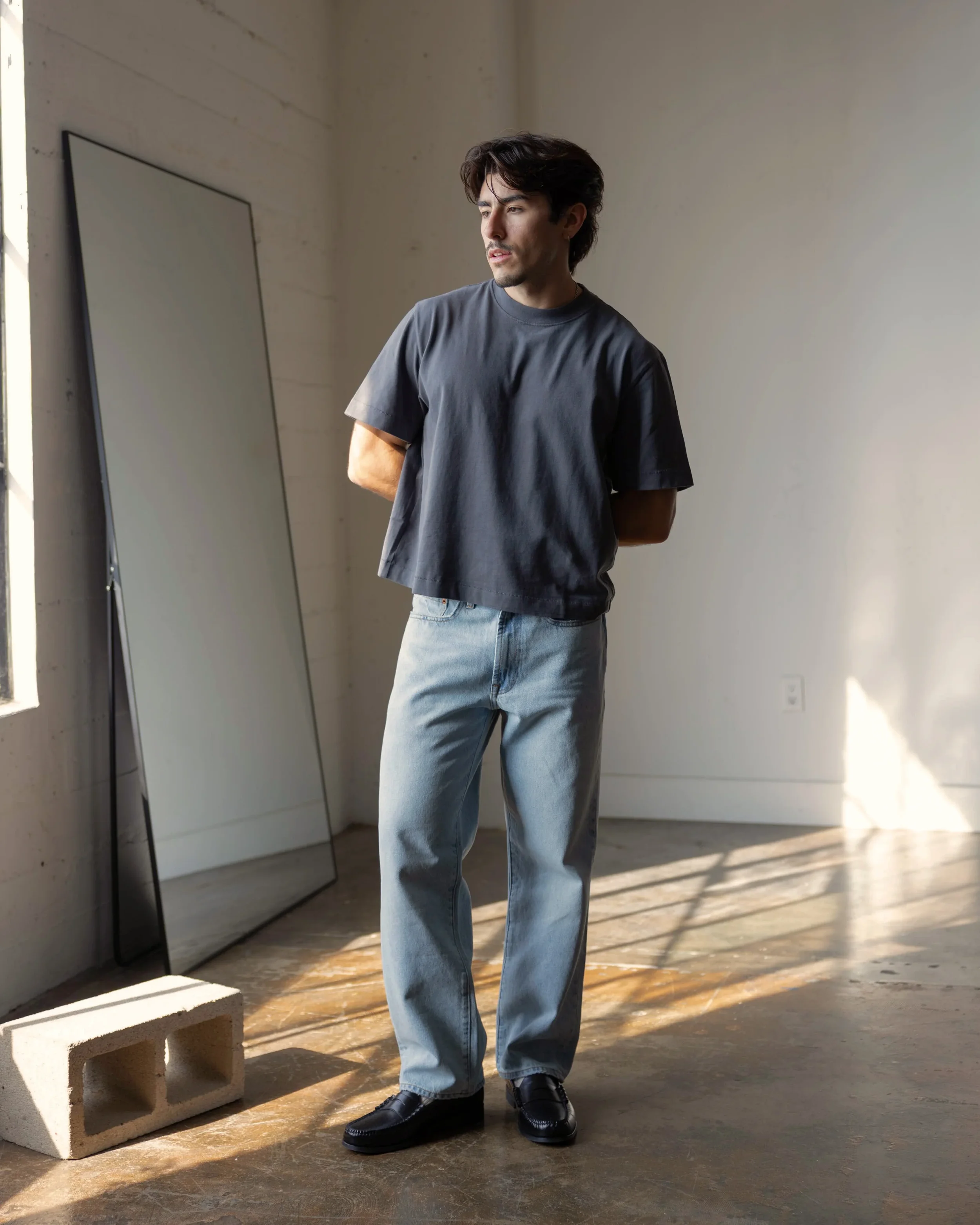 loose-fit-jeans-shorter-guys-27-inseam.webp