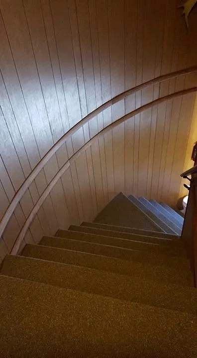 stairs.jpg