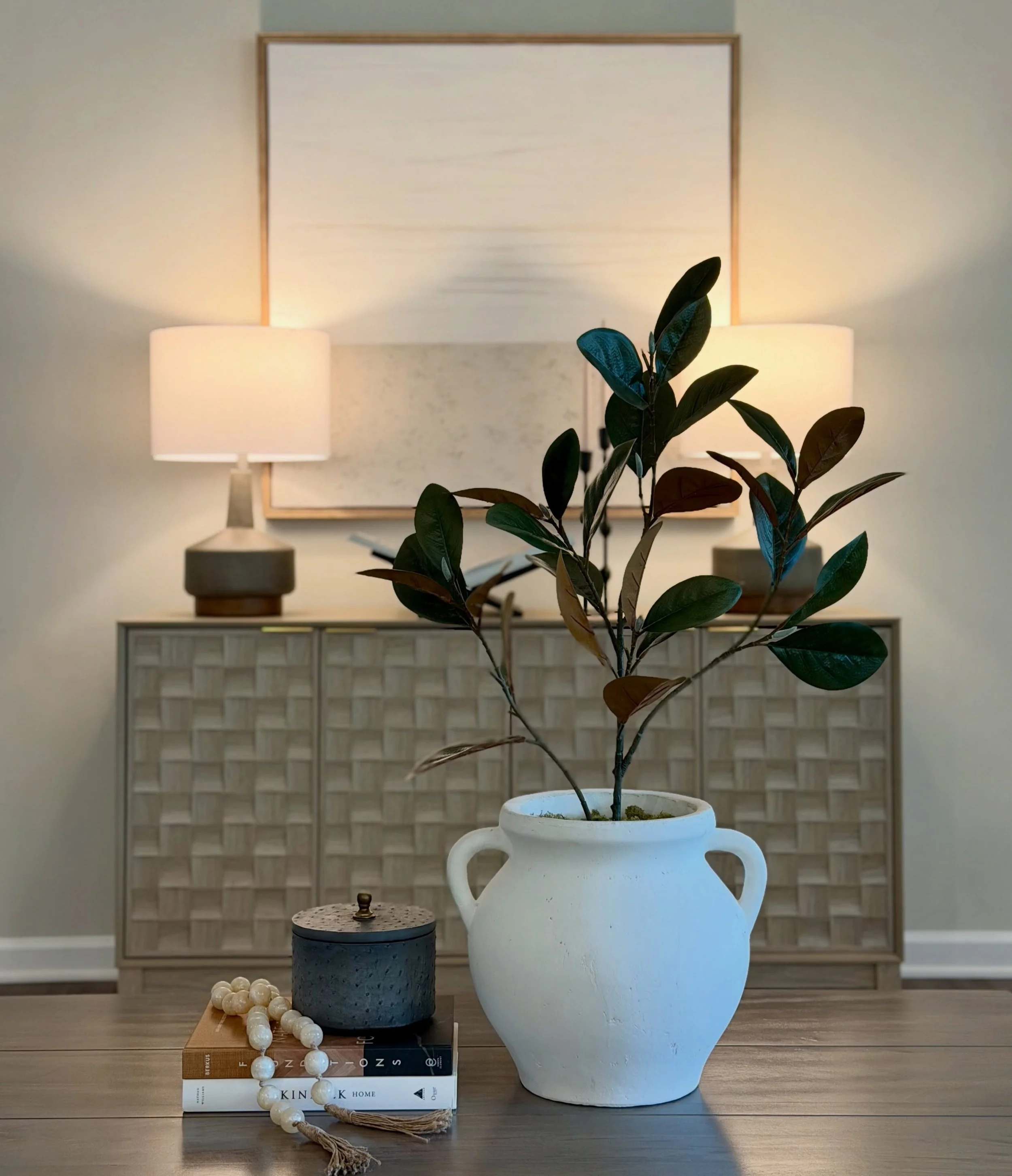The design behind our Rosseau Lane project✨

For this staging, we leaned into warm neutrals, natural textures, and subtle contrast to complement the home&rsquo;s existing finishes. Each space was designed with scale, flow, and function in mind. Our v