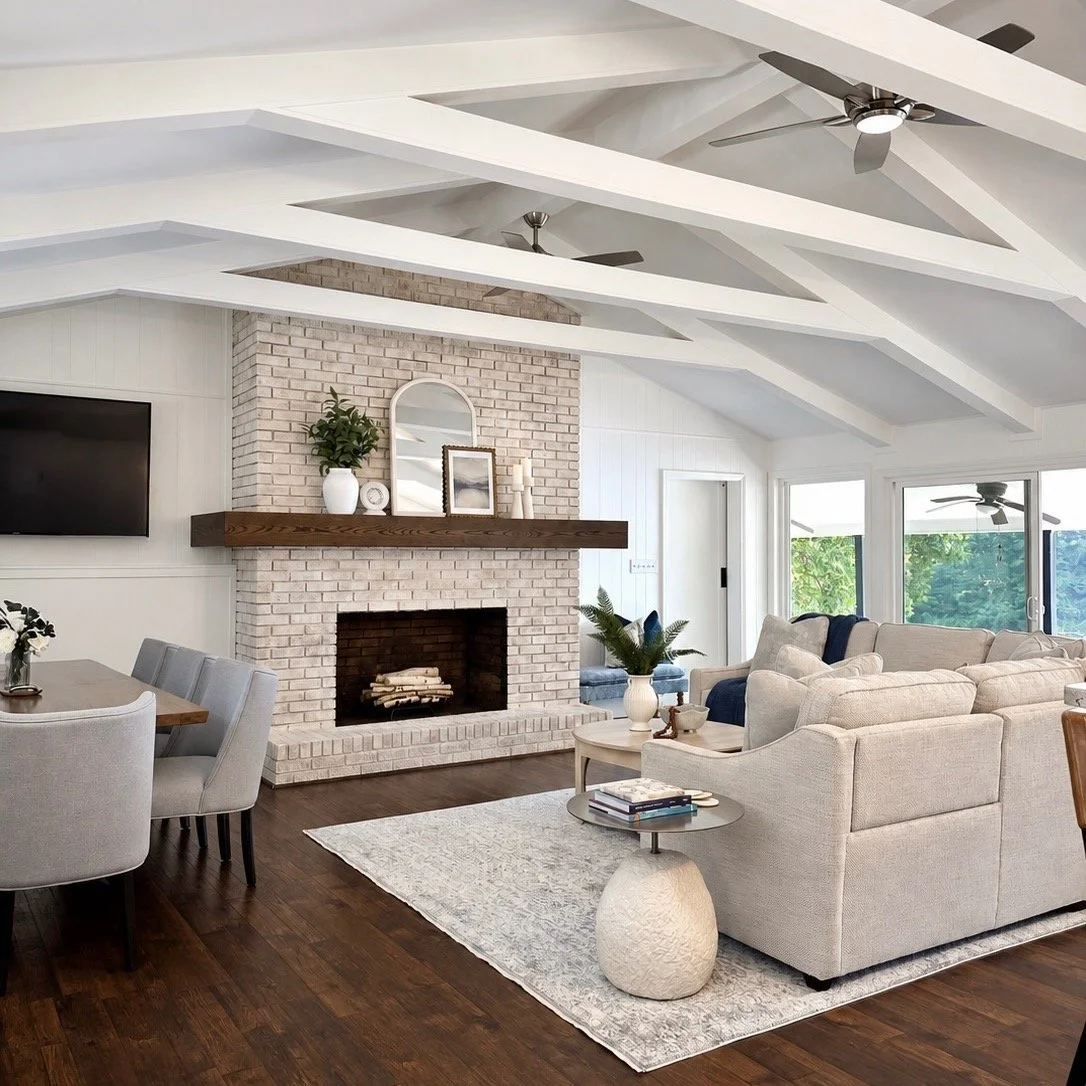 A Lake House Designed from a Distance ✨

What started as a weekend lake house became a true home away from home, designed for multiple generations to gather, relax, and make memories together.

This home already had so much character: vaulted ceiling