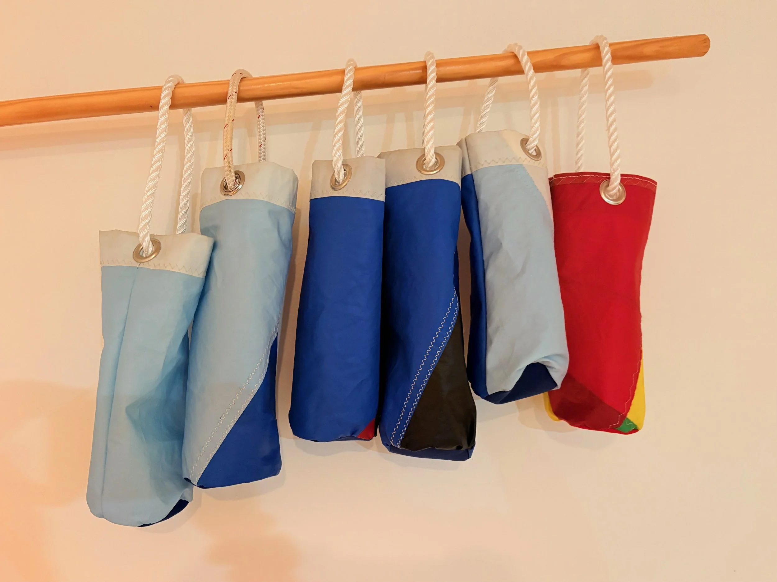 Need a last minute gift? Our reusable sailbag wine totes are a great way to add some personality to your libations. 
