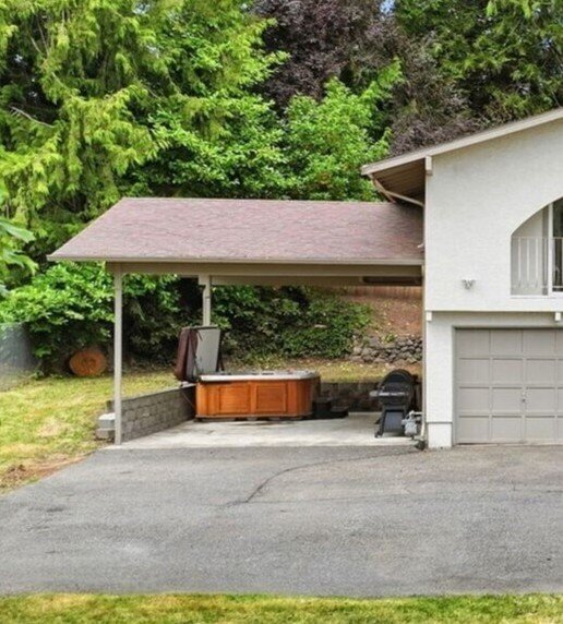 house with hot tub in bremerton.jpg