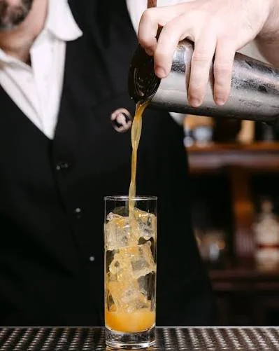Exclusive Pour