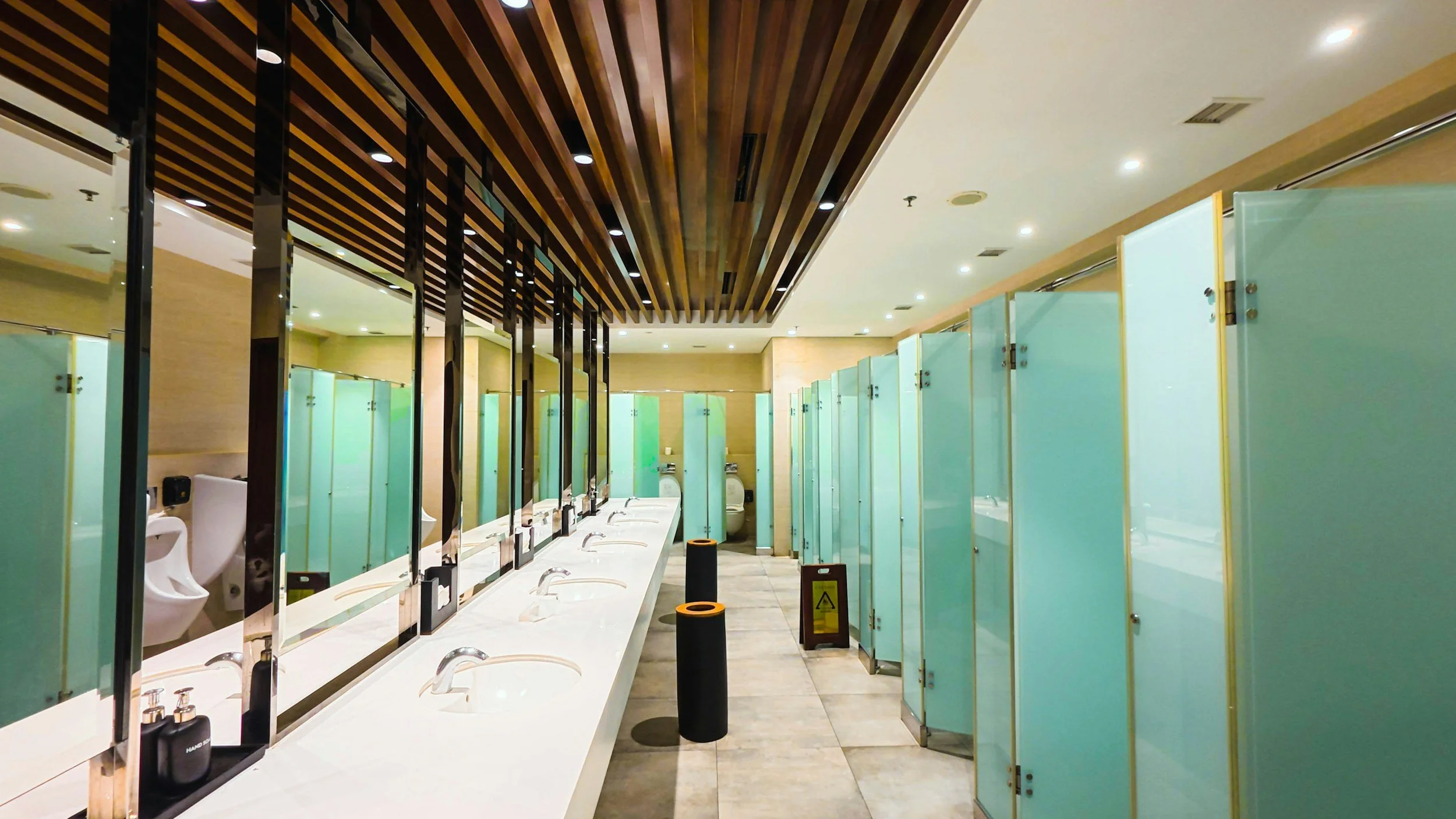 Reliable sanitary services to keep facilities clean, hygienic and well maintained.