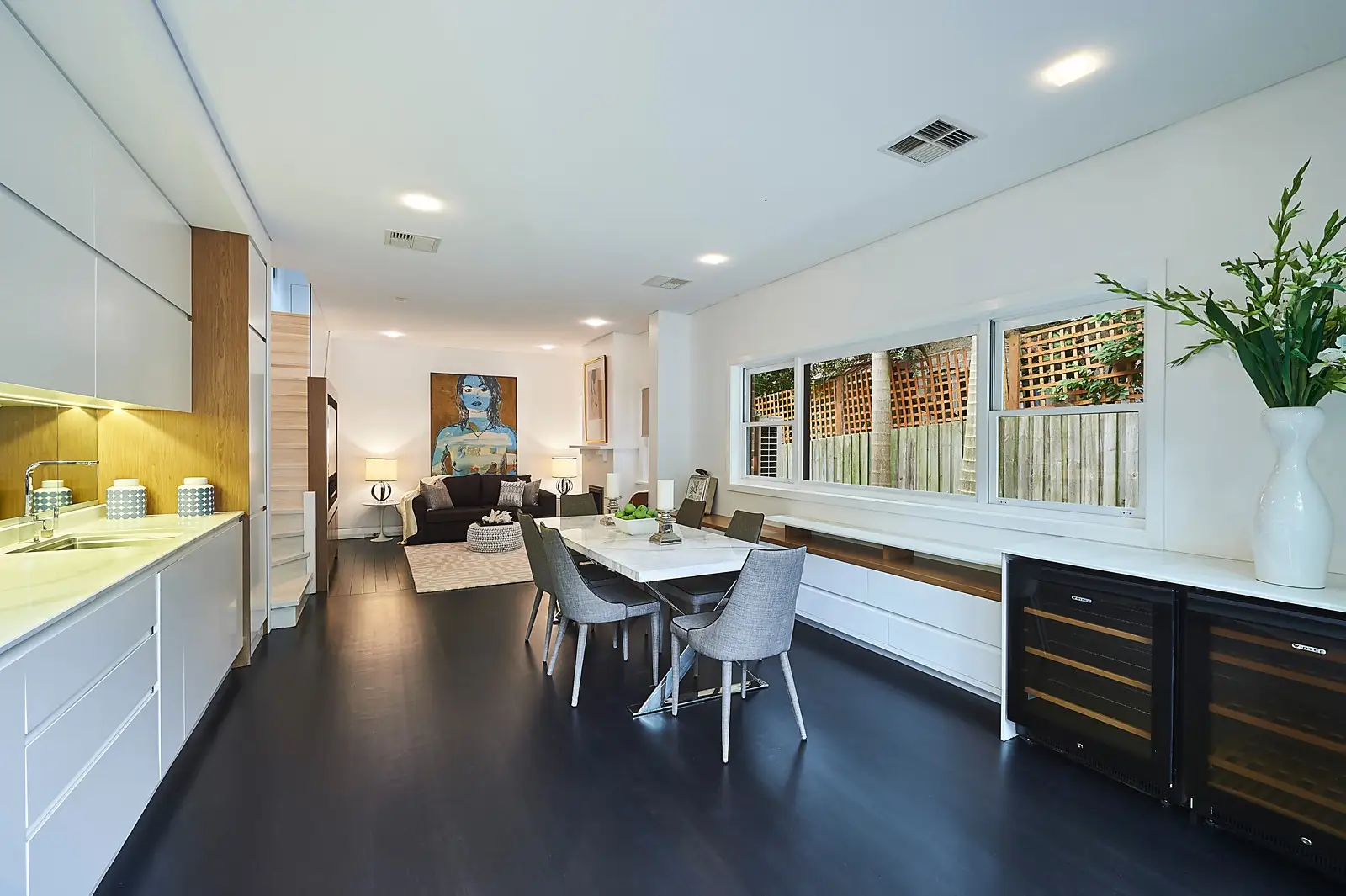 21a Holdsworth Street