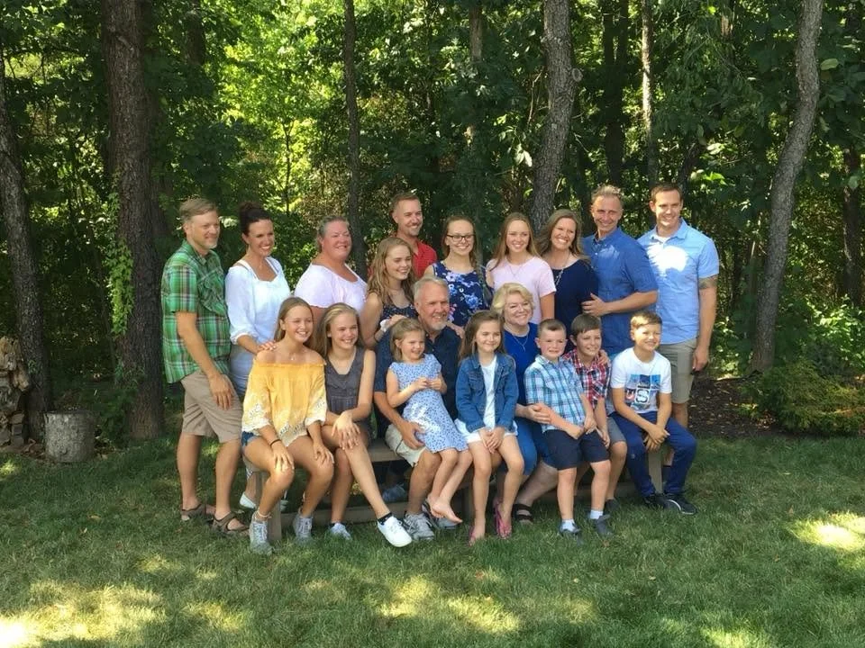 Dads70thFamilyPhoto.jpg