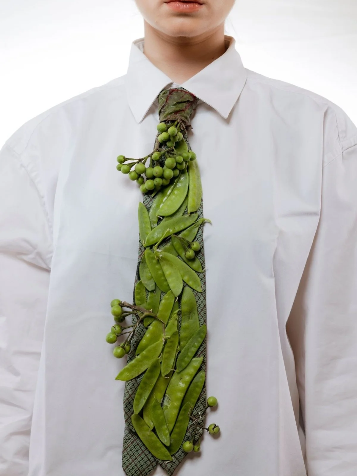 Your daily dose of vitamin F(ashion).
 Eat greens. Wear greens. Repeat. 🫛🥦🥬🥒