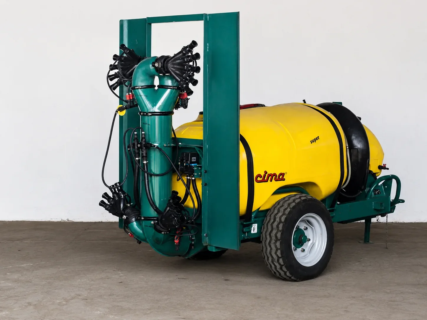 Cima Trailed Sprayer (Coffee Configuration)