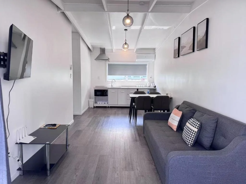 unit1-4 lounge.jpg