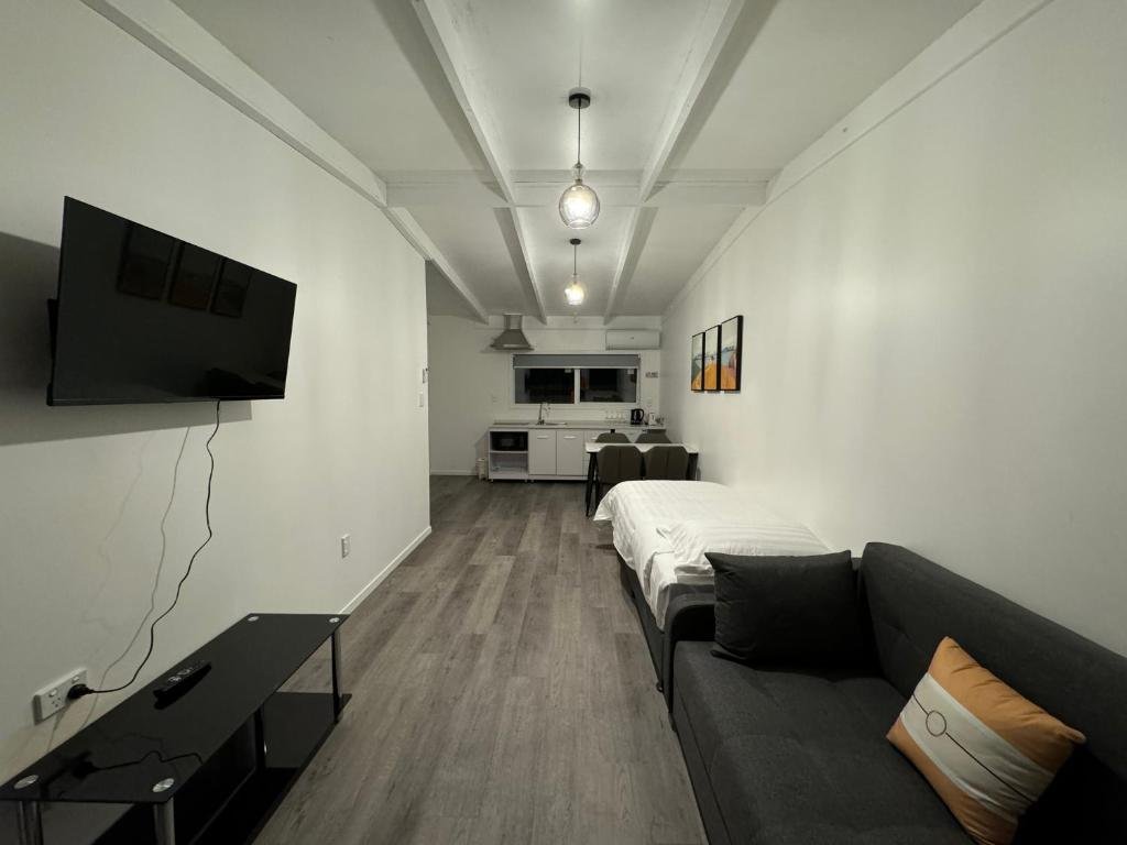 unit 5 lounge.jpg