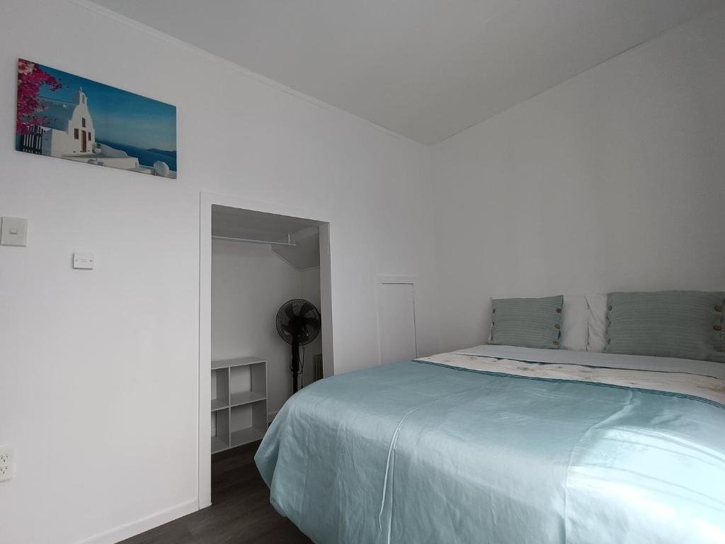 private with bathroom3.jpg