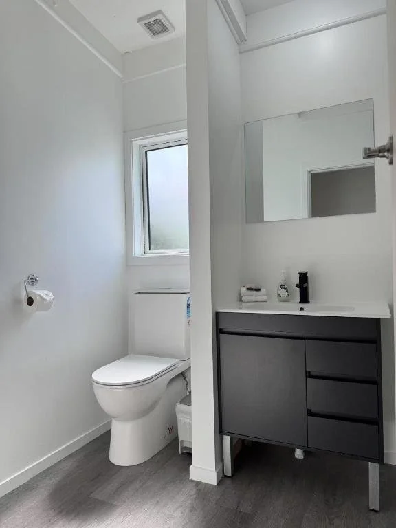 unit1-4 bathroom.jpg
