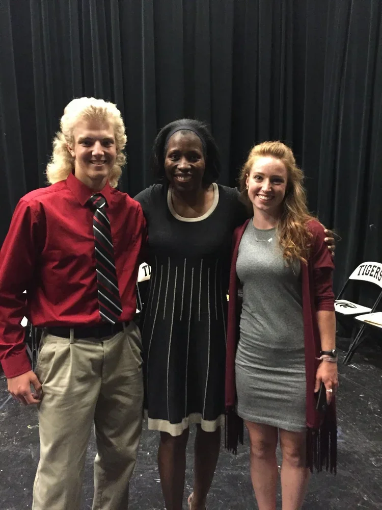 Angela+with+2016+Male+and+Female+Recipients.webp