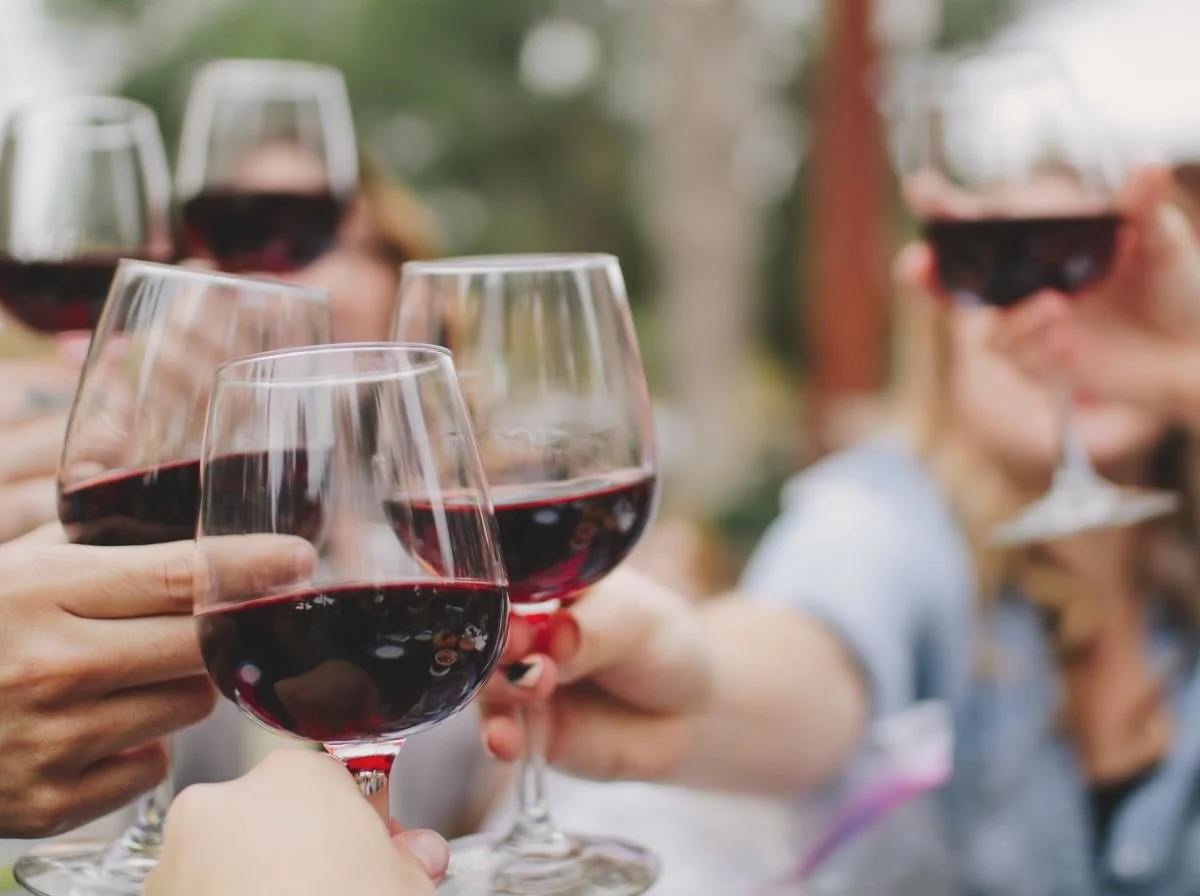 How to Keep Wine Fresh After Opening 
