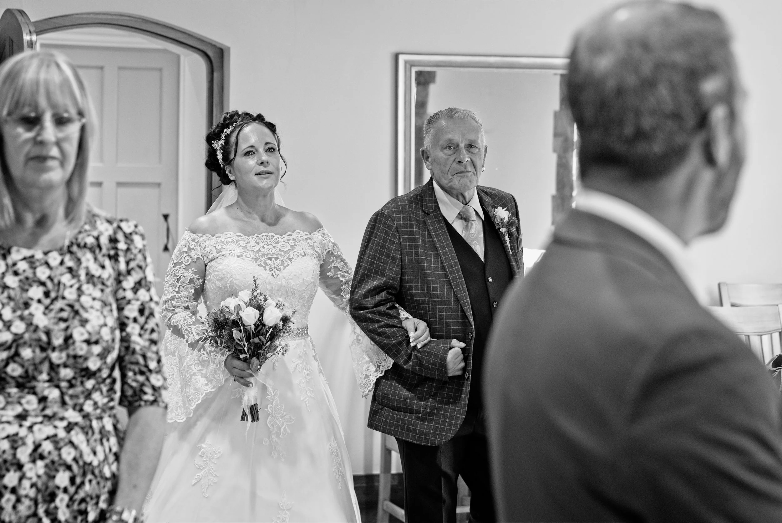 Documentary style wedding photography by Warwickshire photographer