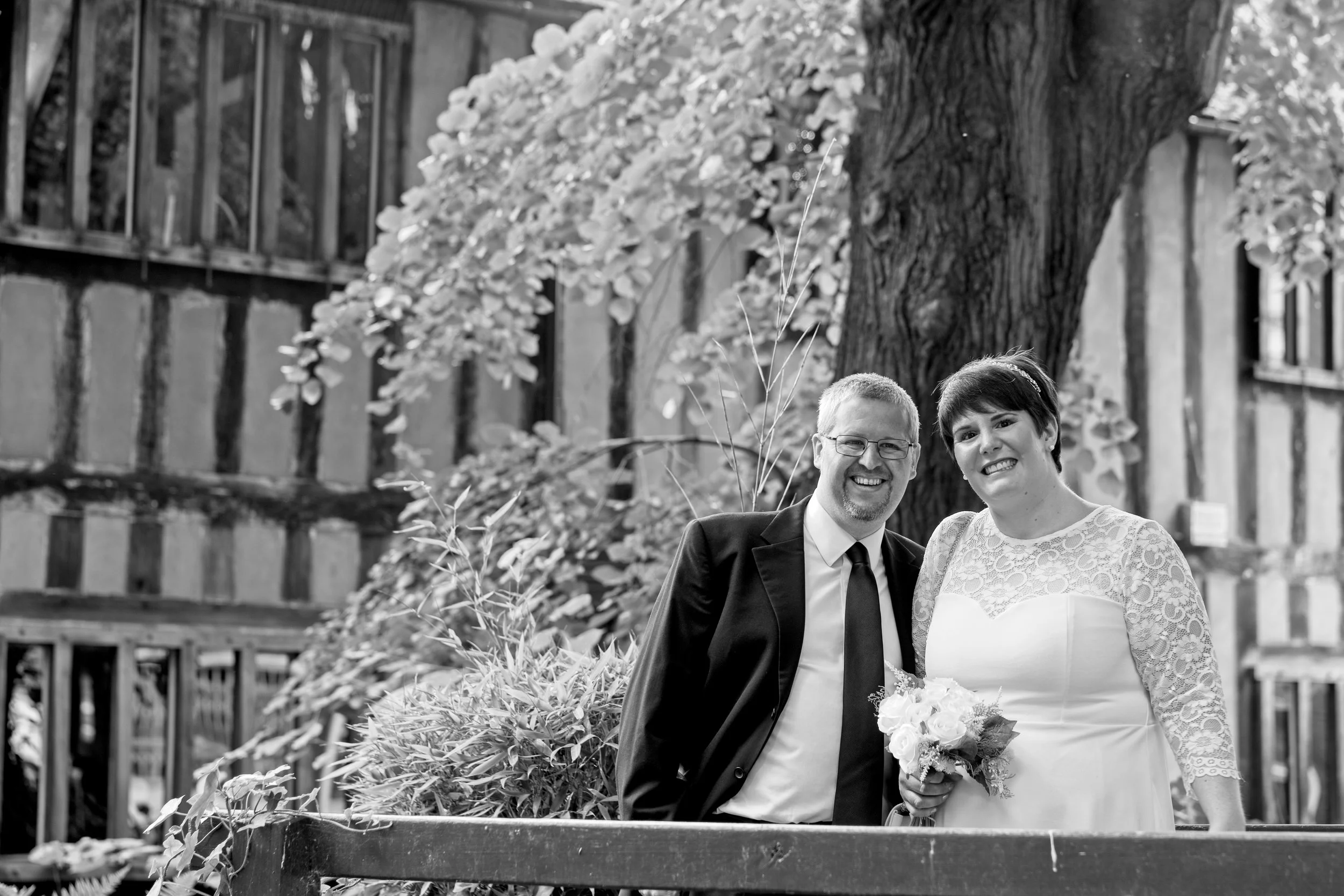 Documentary style wedding photography by Warwickshire photographer