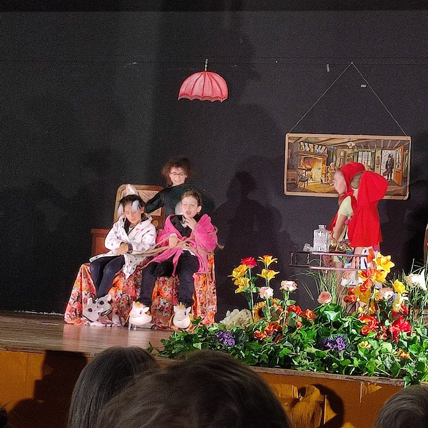 Le petit chaperon rouge - Pont sur Yonne