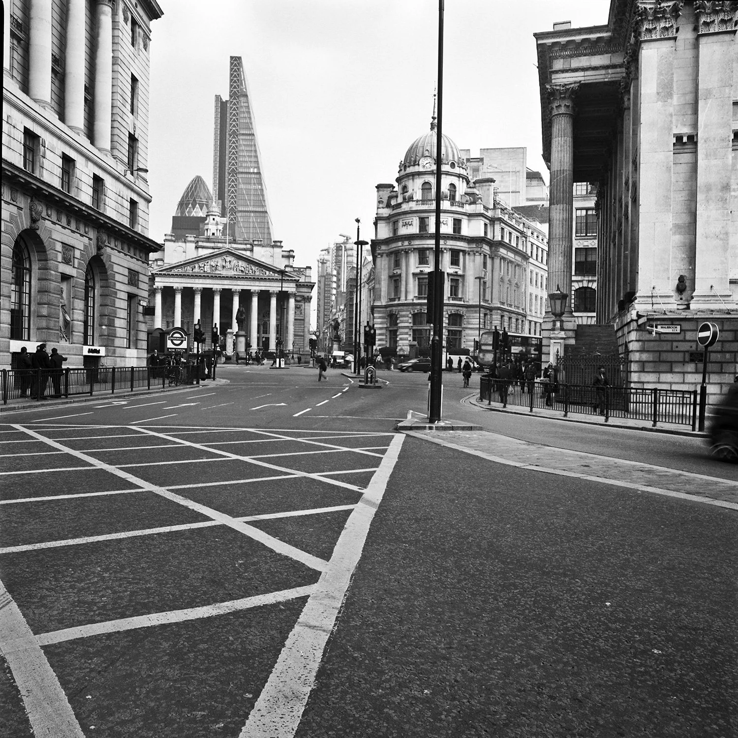 LondonBlack-and-white_8.jpg