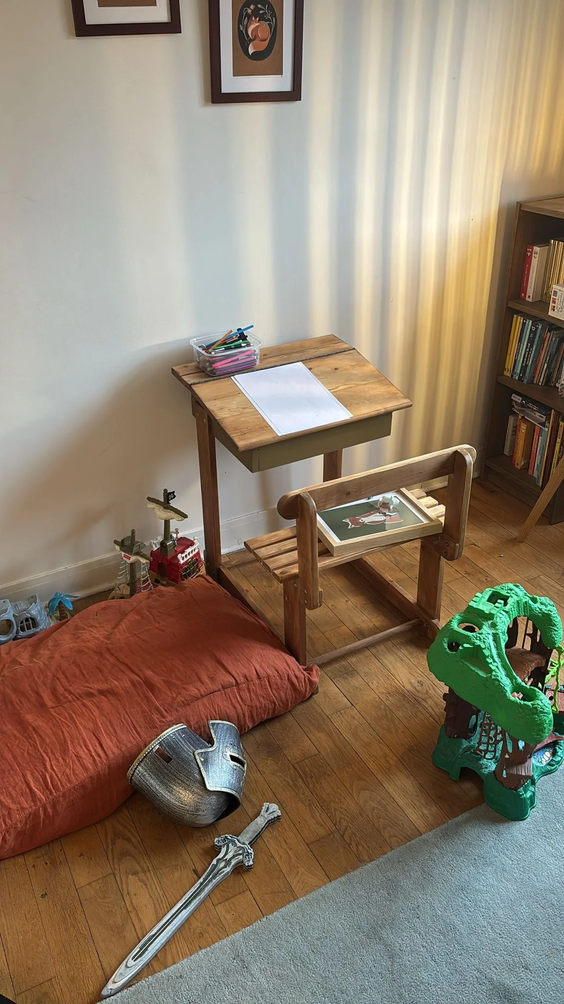 Le bureau d'écolier chez Julie