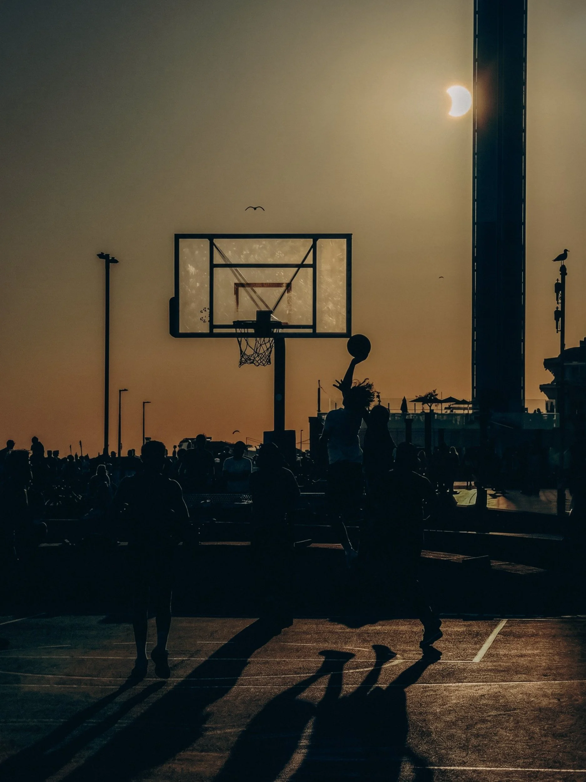 basketballghtonseafrontsolareclipse