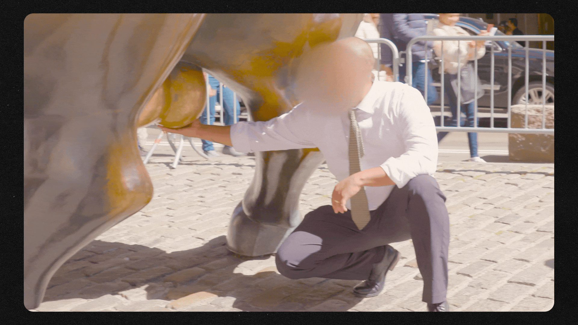 Wall_Street_Balls_(16x9).gif