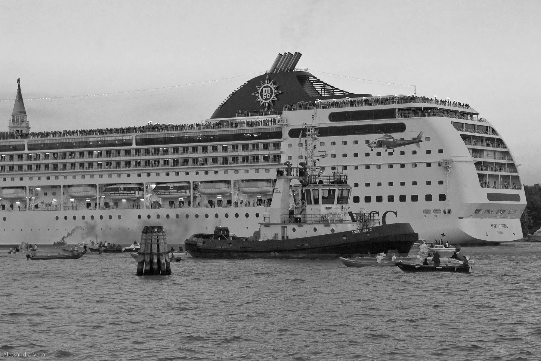 Venezia, Le grandi navi in laguna, fotografia 61 di Alessandro Veca