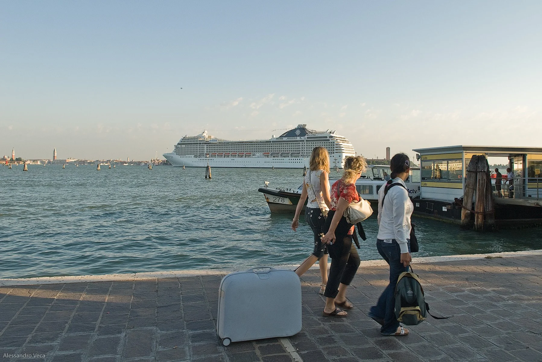 Venezia, Le grandi navi in laguna, fotografia 30 di Alessandro Veca