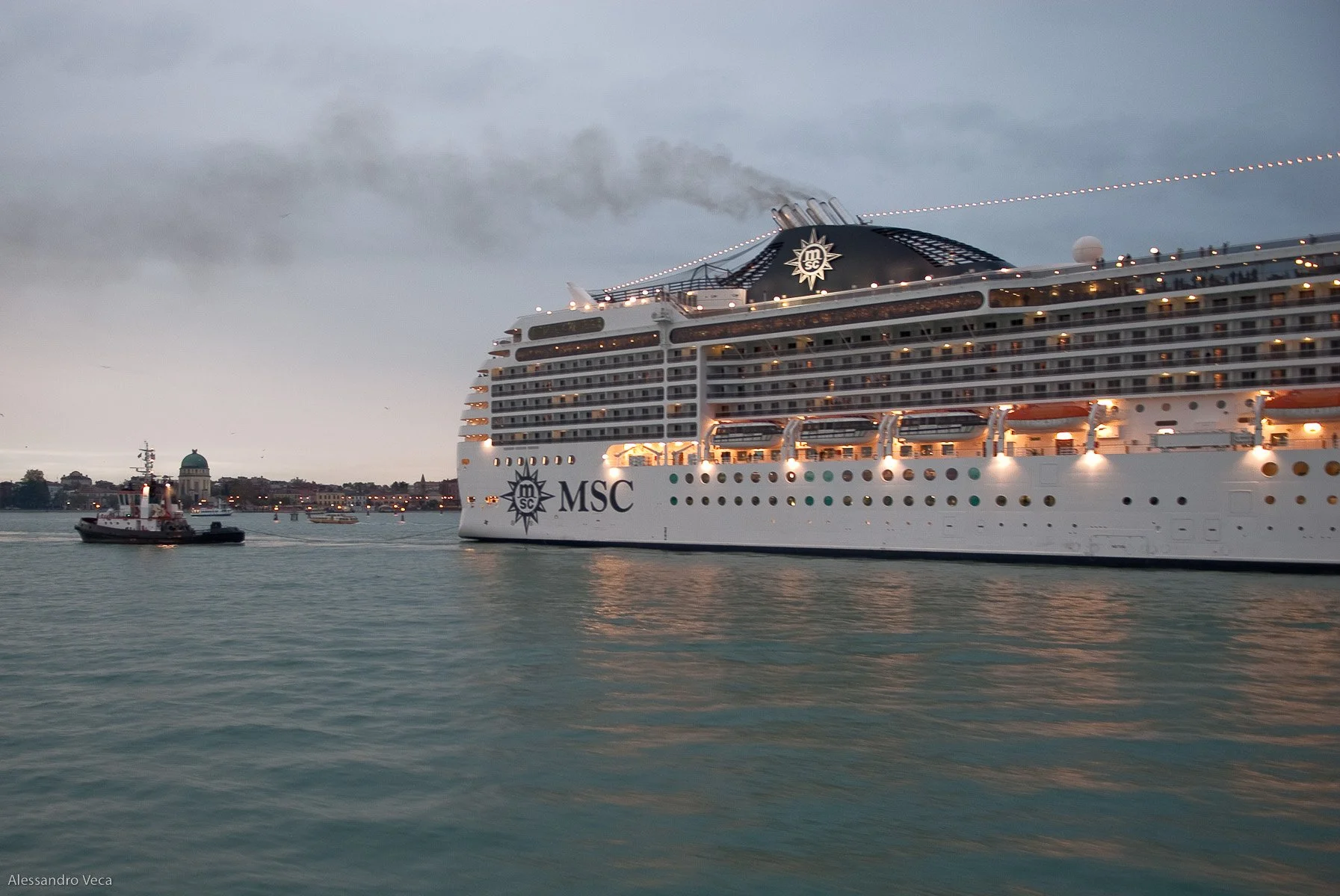 Venezia, Le grandi navi in laguna, fotografia 56 di Alessandro Veca