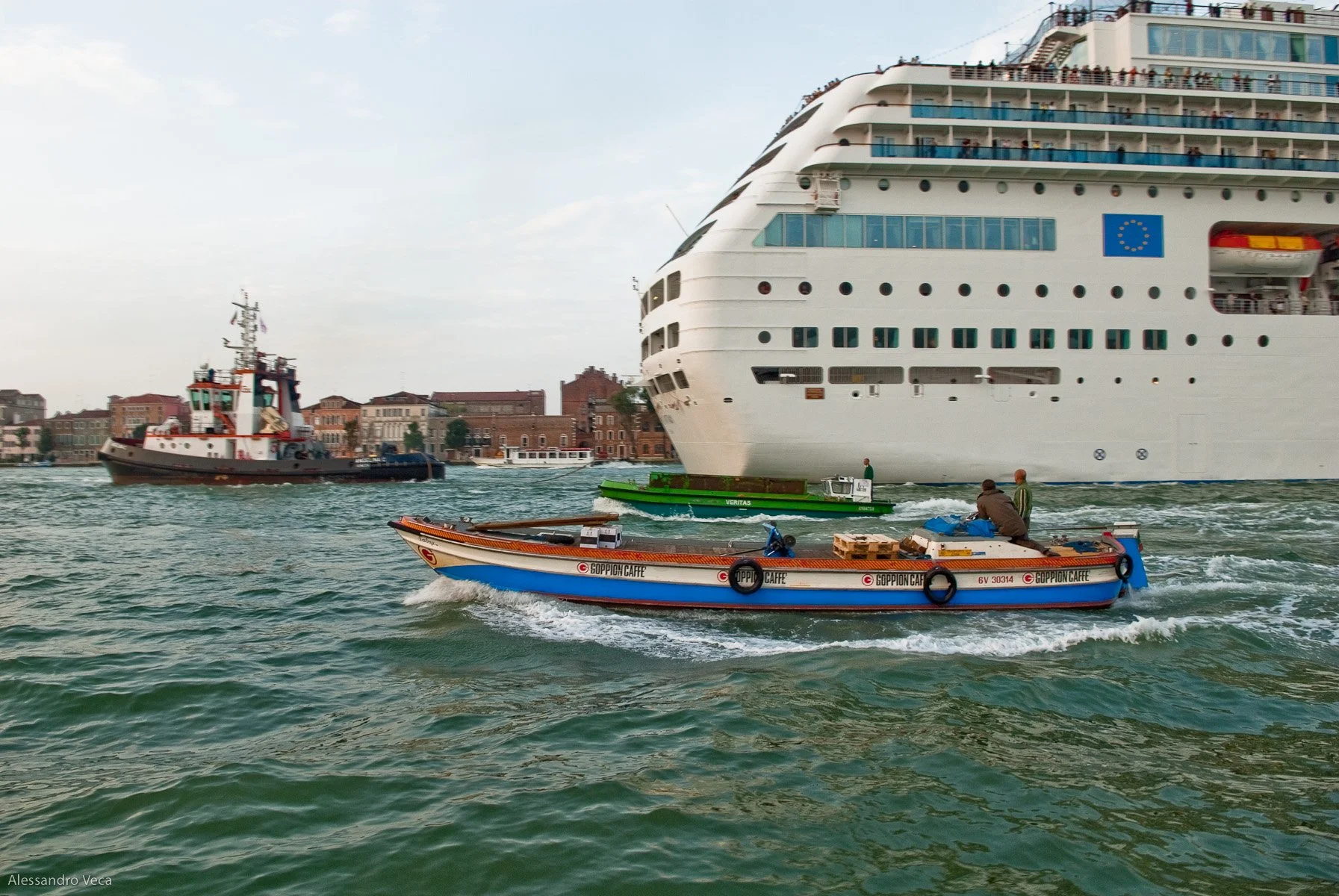 Venezia, Le grandi navi in laguna, fotografia 48 di Alessandro Veca